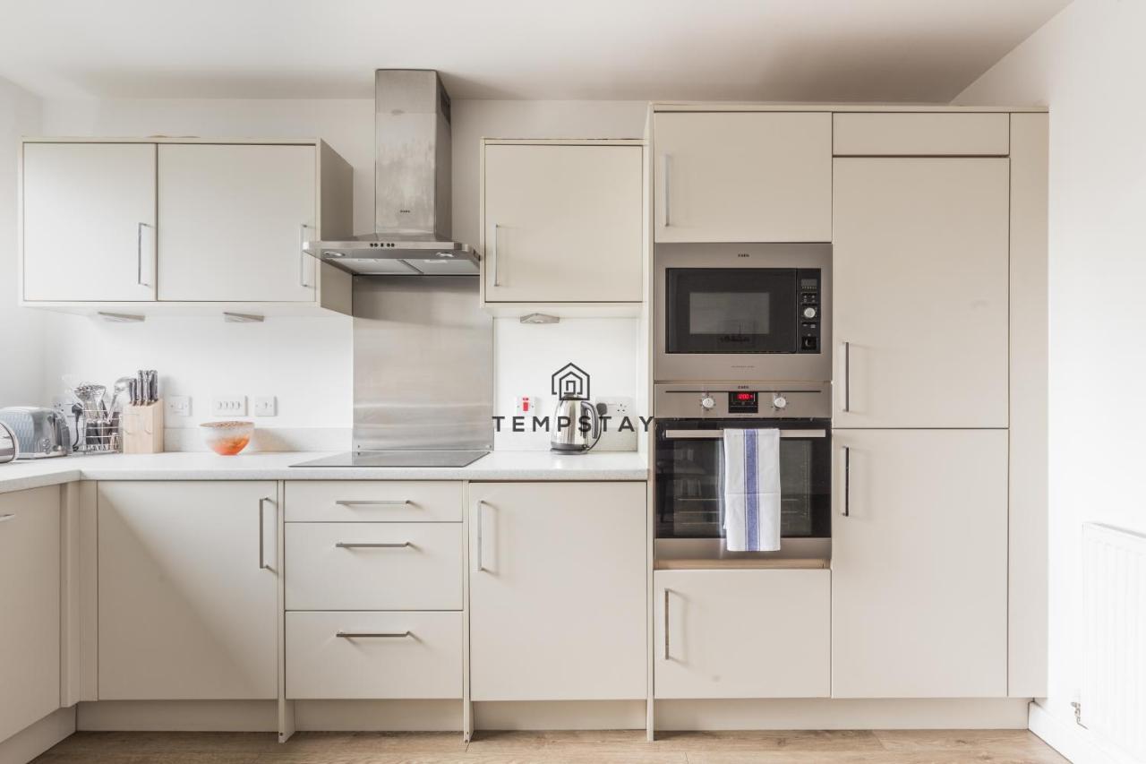 Modern Private Apartment -Balcony-Tube Station Londyn Zewnętrze zdjęcie